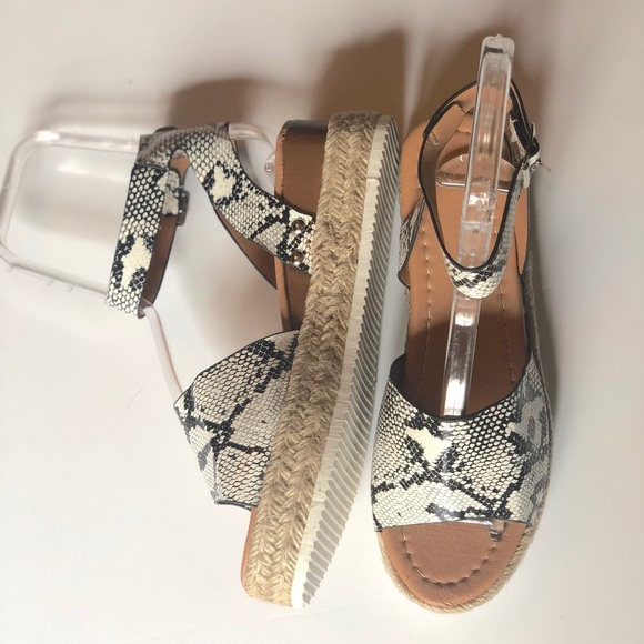 LAST ONE❗️Snake Print Wedge Ankle strap Sandal  🐍 - Picture 4 of 5